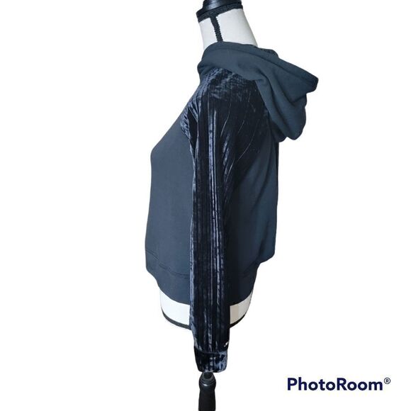 CALIA By Carrie Underwood Black Effortless Hoodie. Size XS. - Picture 3 of 7